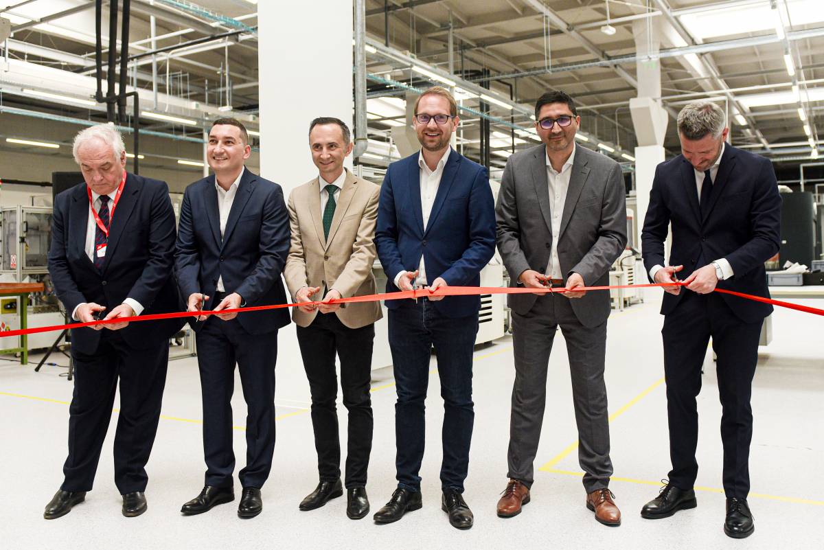 huf-inauguration-technical-center-laboratory-romania-cutting-the-ribbon